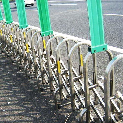 活動(dòng)護欄